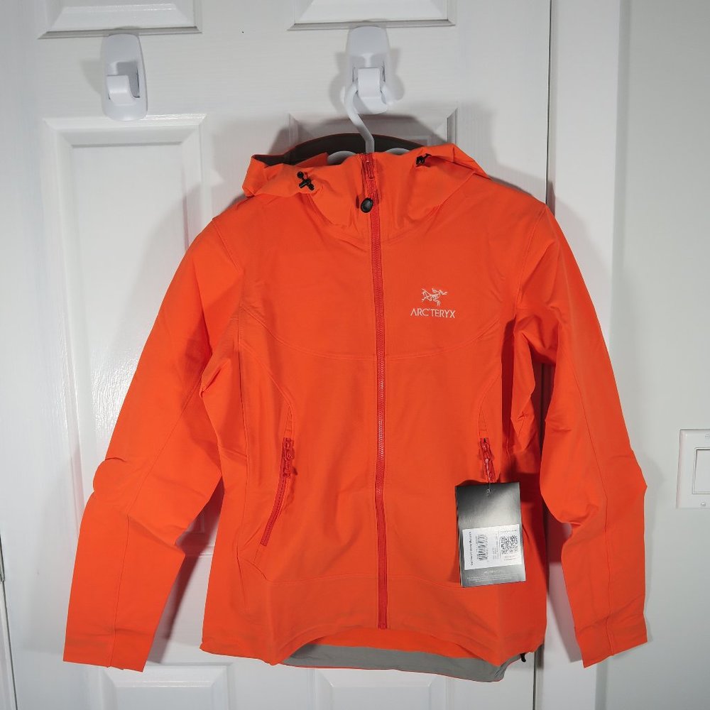 Arc'teryx Women's Gamma LT Hoody, size medium, BRAND NEW/NEVER WORN